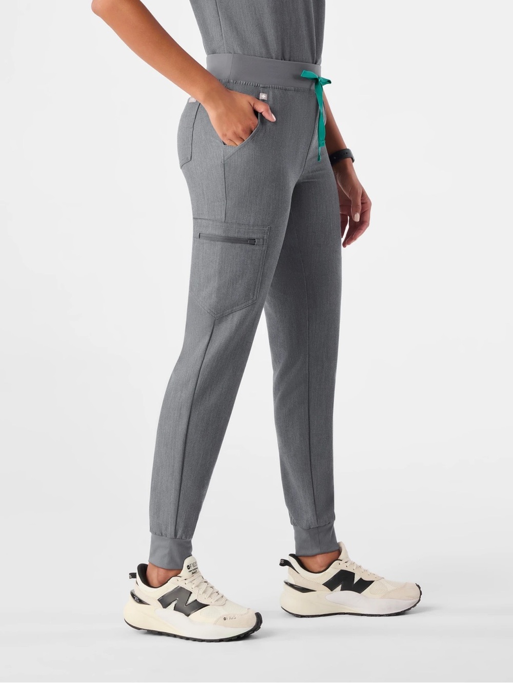 Figs Scrub Jogger Pants with Teal Drawstring in “Graphite” Size Small